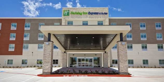 Holiday Inn Express & Suites Houston NASA – Boardwalk Area