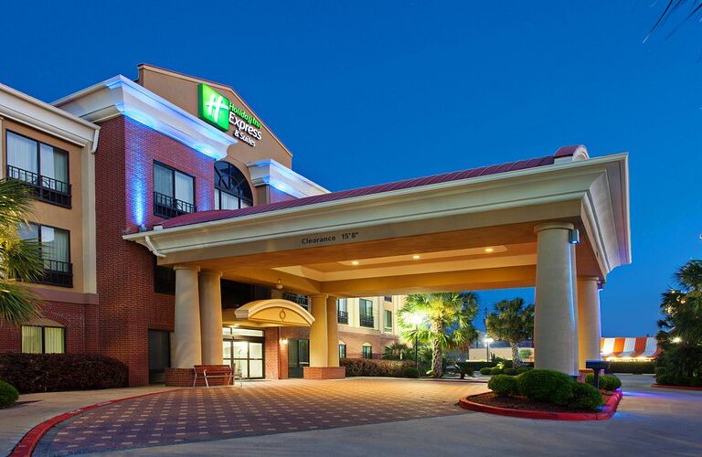 Holiday Inn Express & Suites Wharton