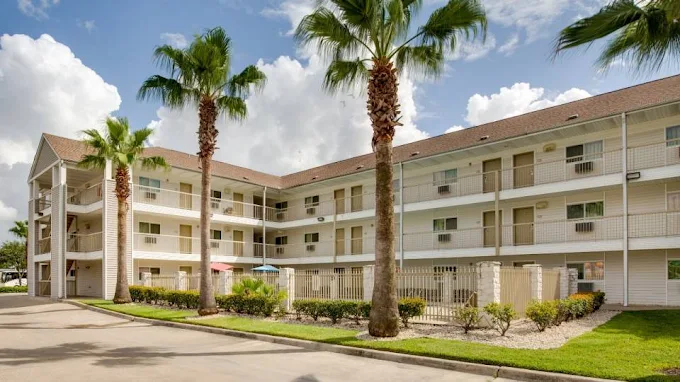 Siegel Select Houston – Clear Lake